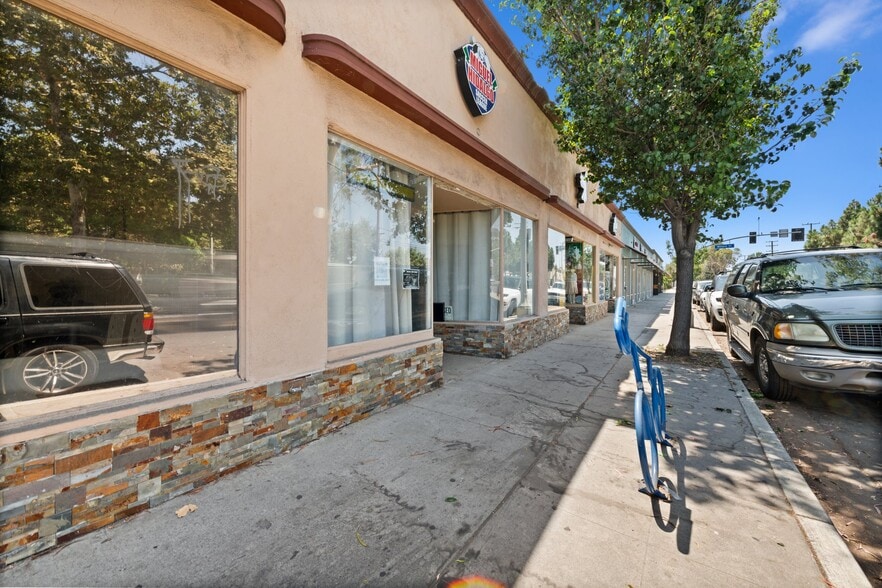 More Photos Of 2070 Santa Fe Ave, Long Beach Storefront Retail Office For Sale