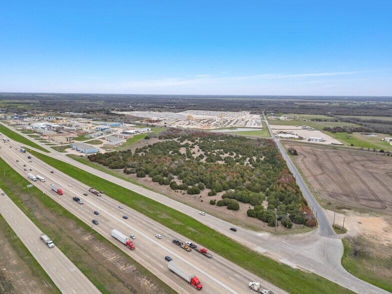 More Photos Of 27.65 Acres on S IH35, Elm Mott Land For Sale
