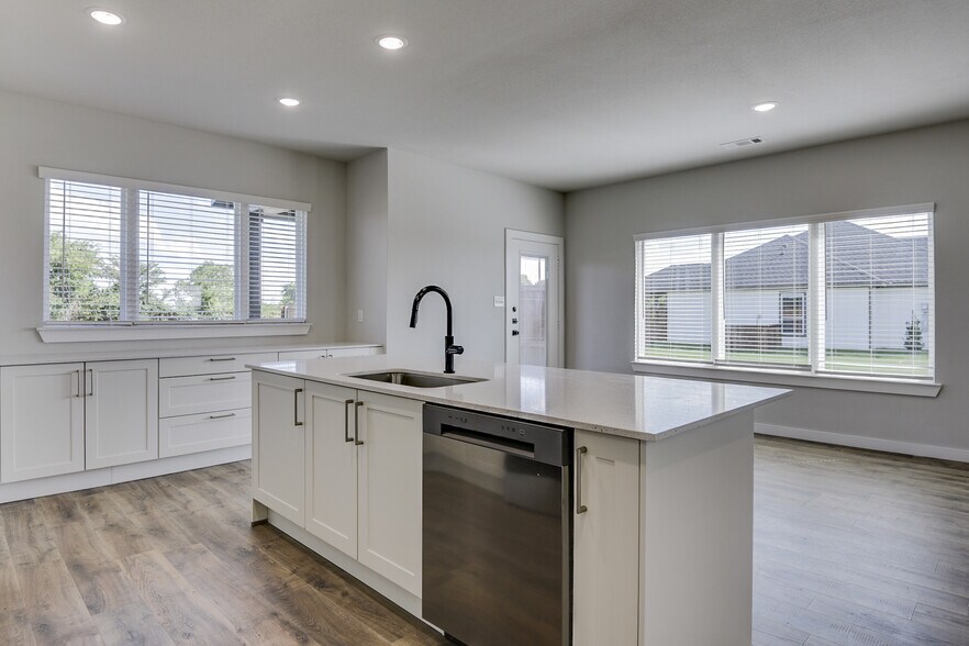 More Photos Of 4405 Clovis Ct, Midlothian Apartments For Sale