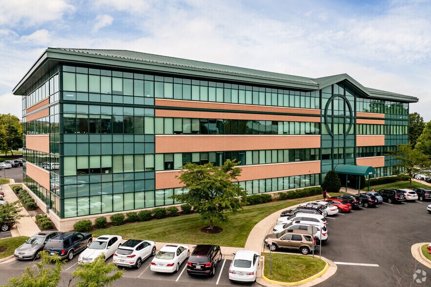 Primary Photo Of 19465 Deerfield Ave, Lansdowne Medical For Lease