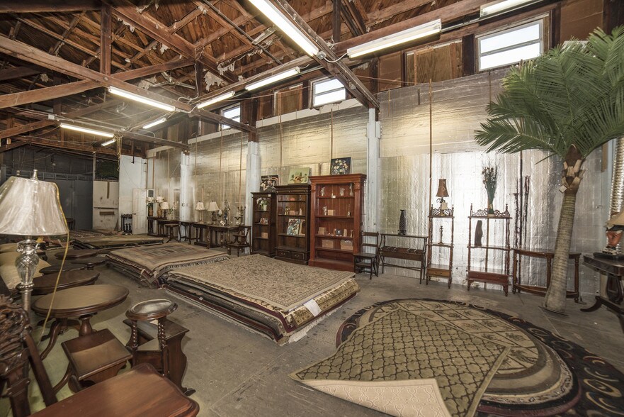 More Photos Of 4214 W Virginia Ave, Tampa Warehouse For Lease