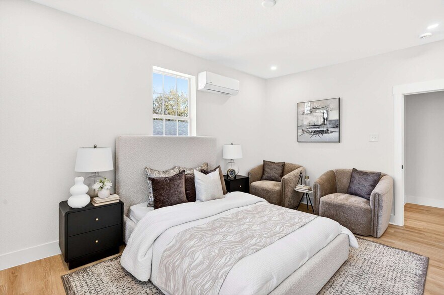 More Photos Of 439 W 9th St, Dallas Apartments For Sale