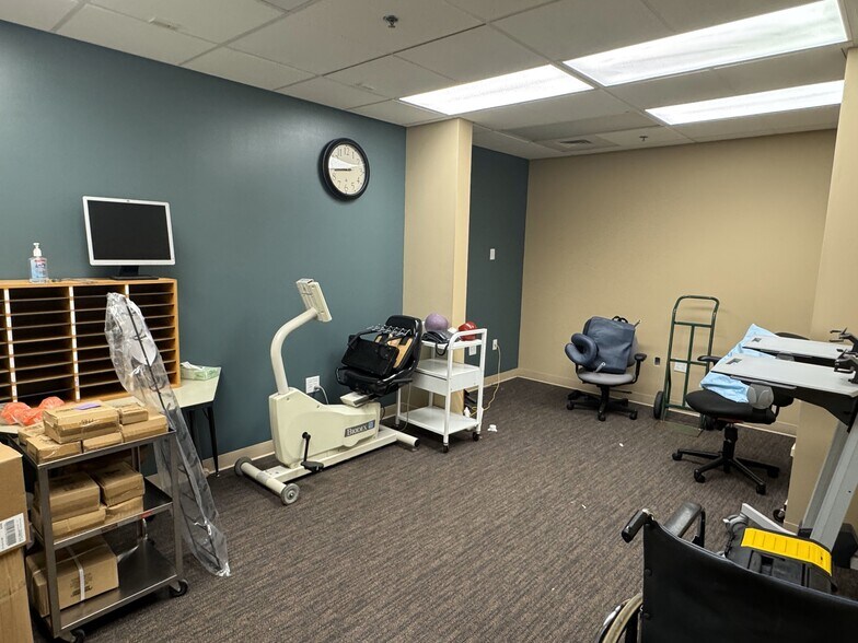 More Photos Of 10100 E Shannon Woods St, Wichita Medical For Sale