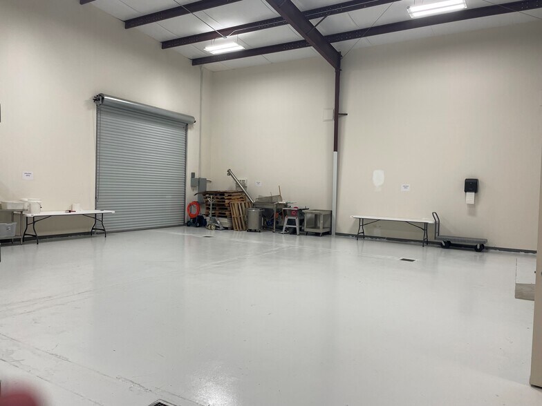 More Photos Of 22325 Gosling Rd, Spring Unknown For Lease