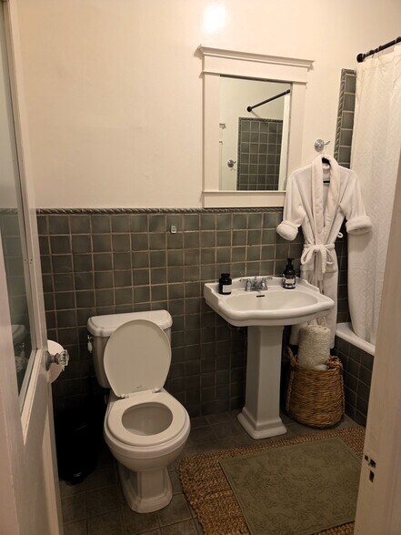 More Photos Of 219 Redondo Ave, Long Beach Apartments For Sale