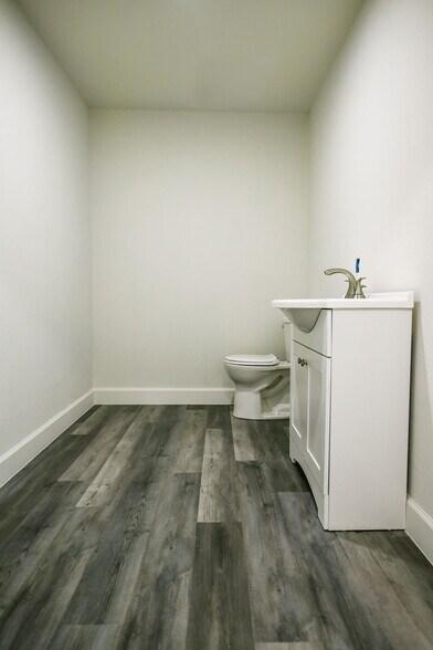 More Photos Of 11802 N IH-35, Austin Office For Sale