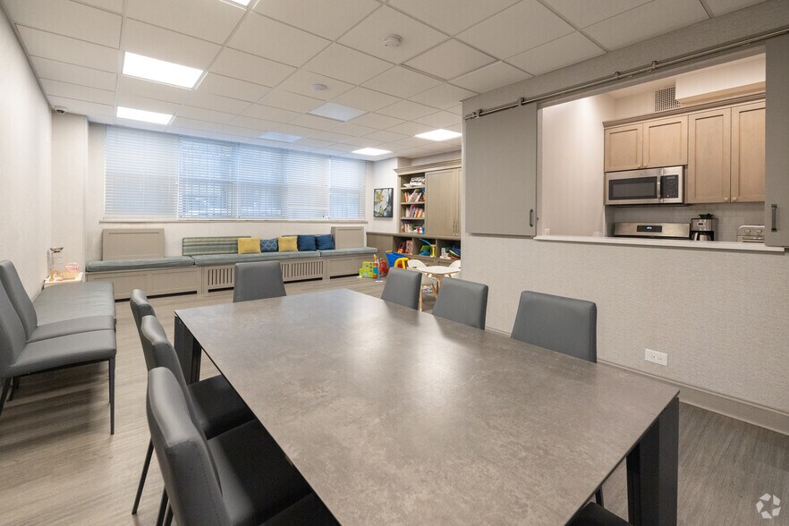 More Photos Of 401 E 74th St, New York Apartments For Lease