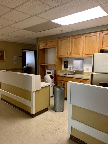 More Photos Of 500 6th Ave, Mendota Skilled Nursing Facility For Lease