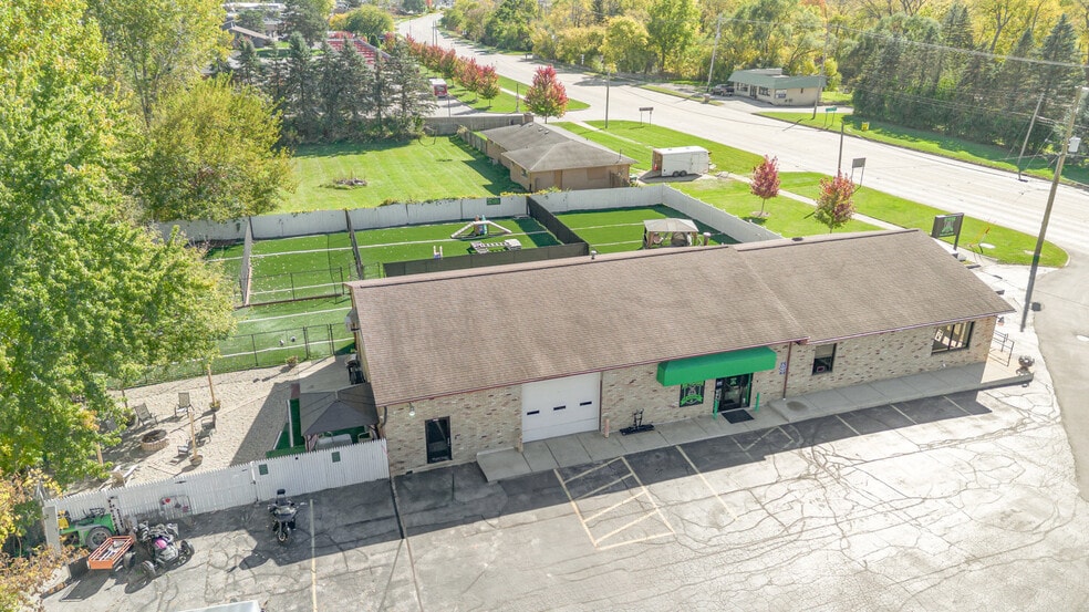 More Photos Of 2412 Midland Rd, Saginaw Service For Sale