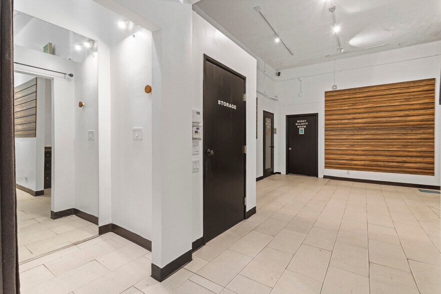 More Photos Of 5148-5152 Lankershim Blvd, North Hollywood Storefront For Sale