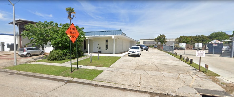 More Photos Of 2032 Wooddale Blvd, Baton Rouge Office For Lease