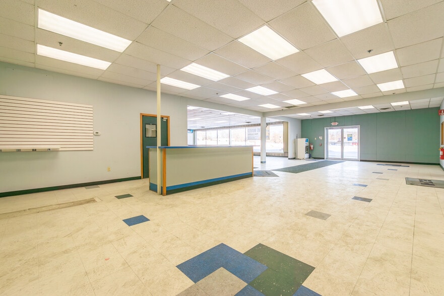 More Photos Of 1650 S Galena Ave, Freeport Industrial For Sale