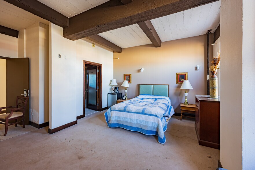 More Photos Of 114 E Broadway Ave, Enid Apartments For Sale