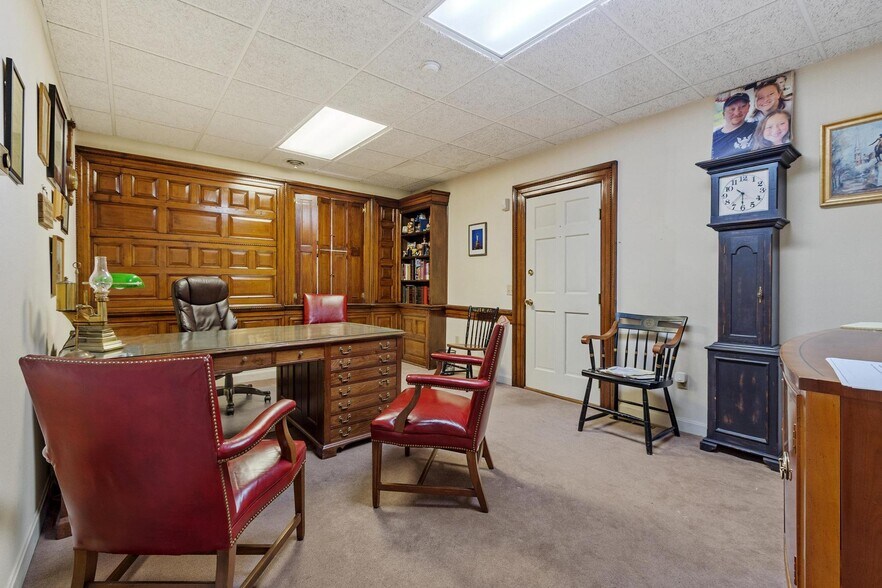 More Photos Of 77 Merriam Ave, Leominster Office For Sale