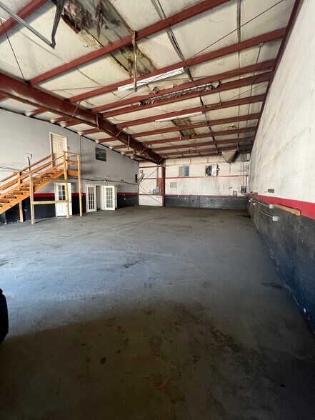 More Photos Of 11244 Timber Tech Ave, Tomball Warehouse For Lease