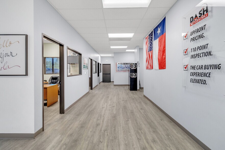 More Photos Of 11930 Bammel North Houston Rd, Houston Warehouse For Lease