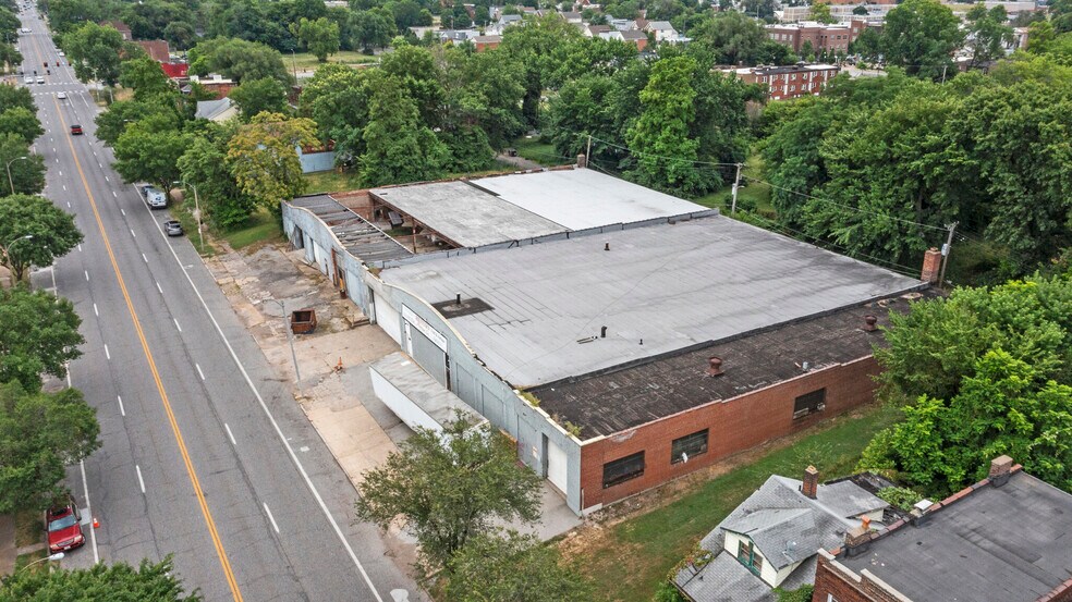 More Photos Of 3960 Page Blvd, Saint Louis Warehouse For Sale