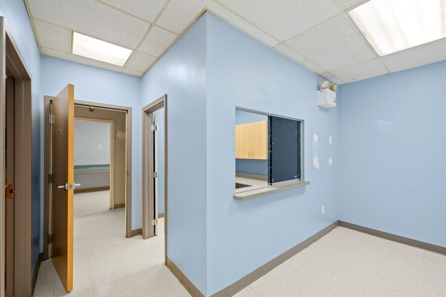 More Photos Of 1637 Mineral Spring Ave, North Providence Medical For Lease