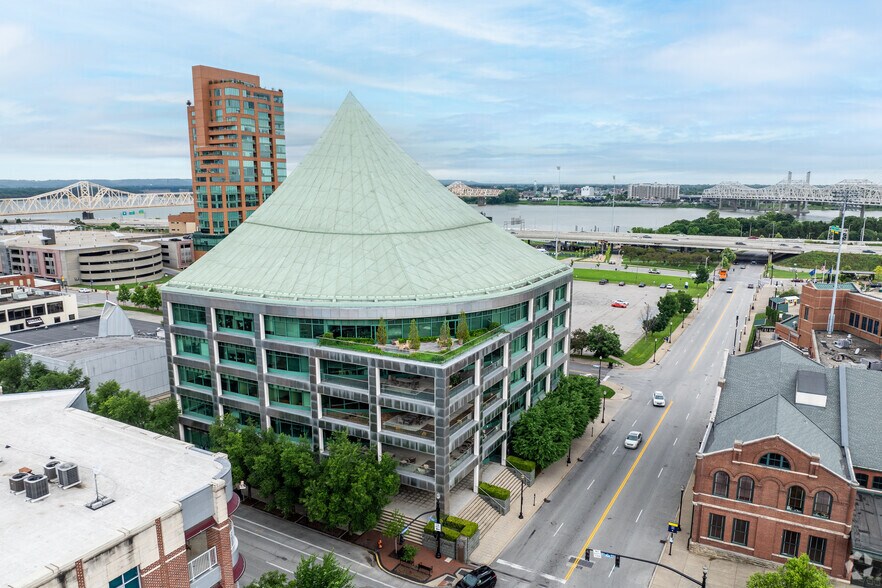 More Photos Of 333 E Main St, Louisville Office For Sale