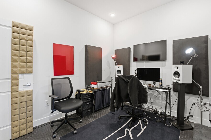 More Photos Of 2440 Kensington Ave, Philadelphia Apartments For Sale