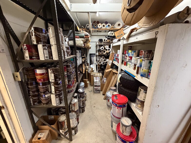 More Photos Of 2202 31st St NE, Canton Flex For Sale