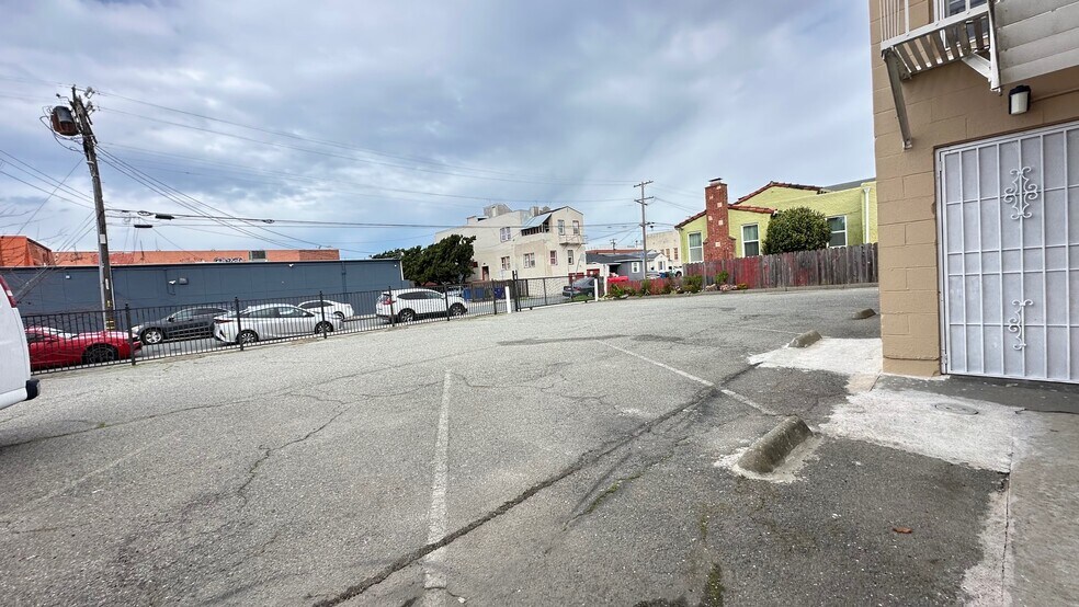 More Photos Of 2809-2815 Macdonald Ave, Richmond Office For Sale