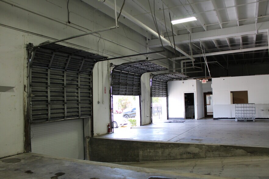 More Photos Of 1970 NW 70th Ave, Miami Warehouse For Lease