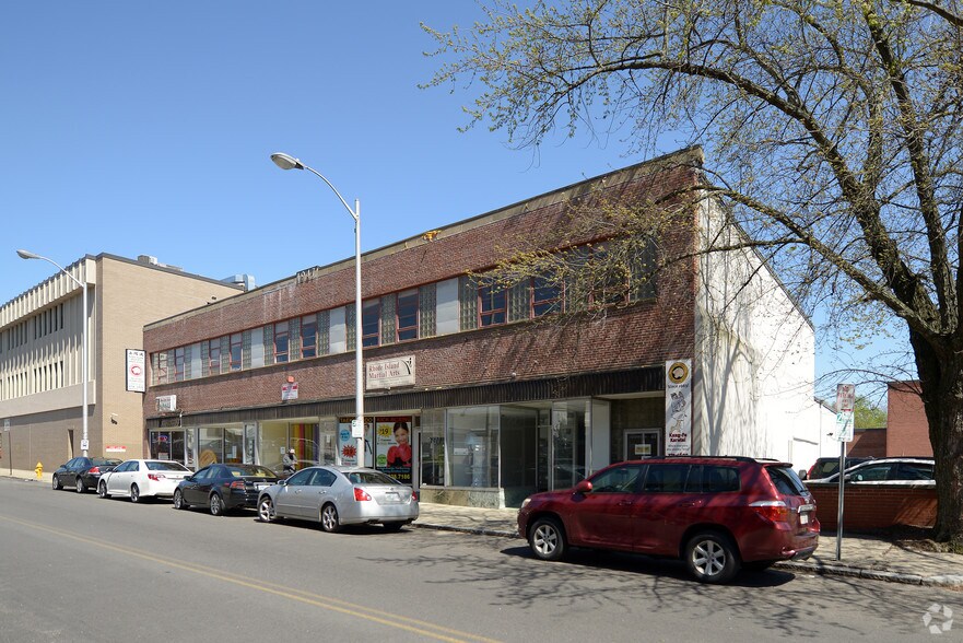 More Photos Of 30-44 East Ave, Pawtucket Storefront Retail Office For Lease