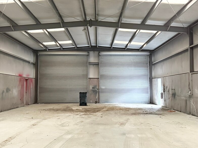 More Photos Of 13626 Ann Louise Rd, Houston Warehouse For Sale