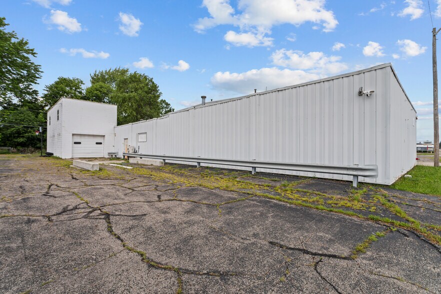 More Photos Of 2317 Washington St, Kokomo Warehouse For Sale