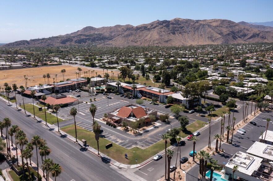 More Photos Of 1201 E Palm Canyon Dr, Palm Springs Restaurant For Lease