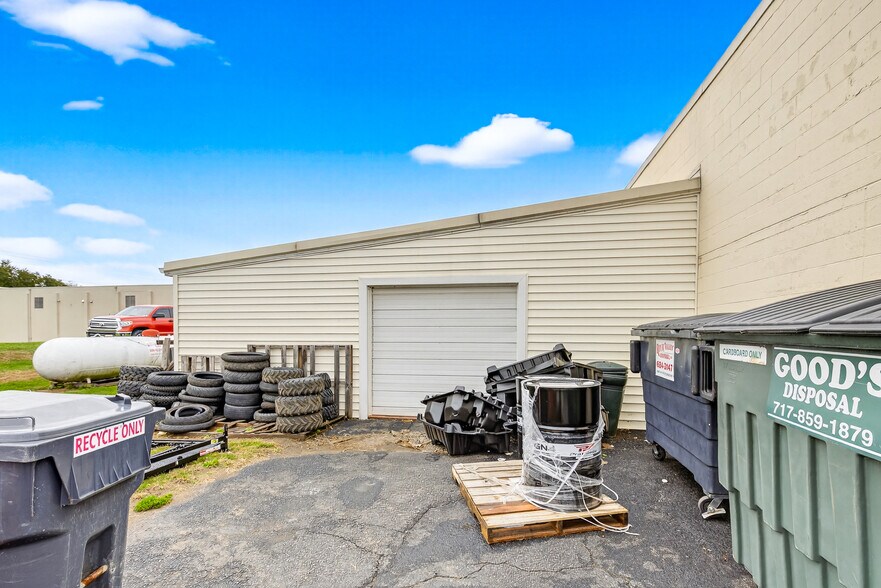 More Photos Of 2350 Dairy Rd, Lancaster Auto Dealership For Lease