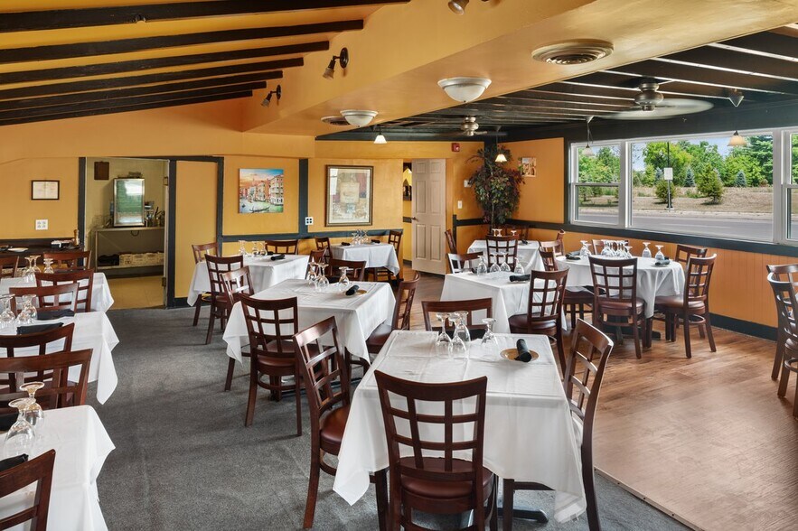 More Photos Of 1994, Jamison Freestanding For Sale