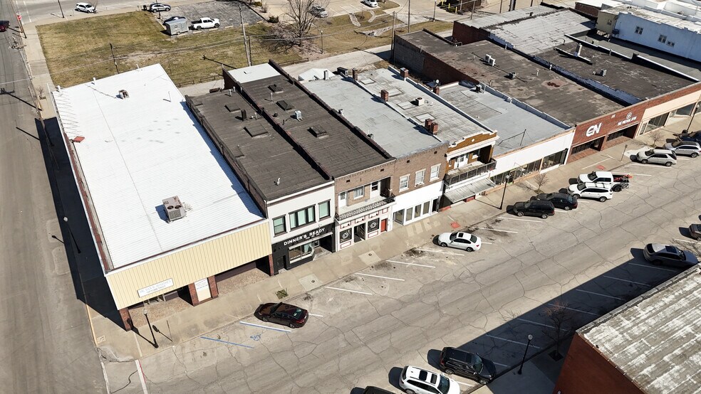 More Photos Of 535 W Reed St, Moberly General Retail For Sale