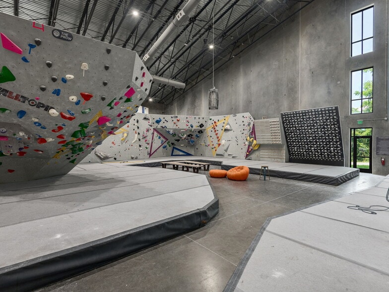 More Photos Of 701 Old Fanning Bridge Rd, Fletcher Sports And Entertainment For Sale
