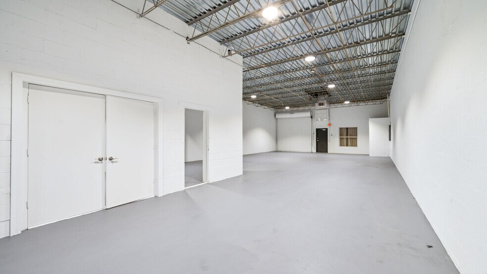 More Photos Of 44 SE 9th St, Deerfield Beach Warehouse For Sale