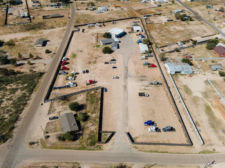 More Photos Of 11010 W Joan Dr, Odessa Warehouse For Sale