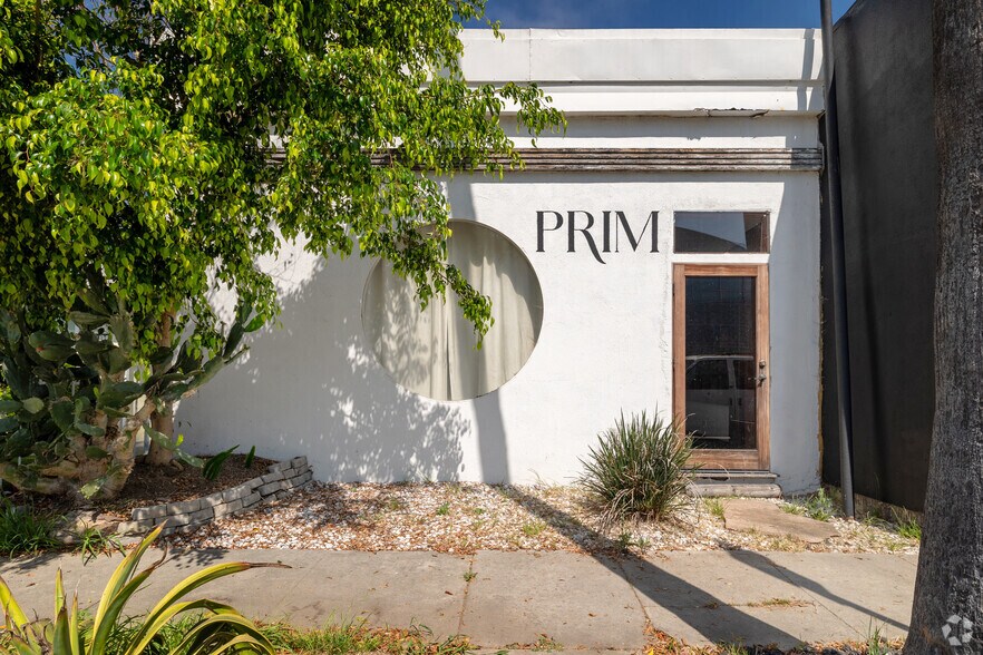 More Photos Of 2121 Lincoln Blvd, Venice Freestanding For Lease