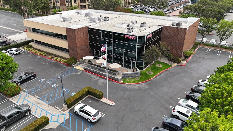 More Photos Of 1601 E Orangewood Ave, Anaheim Office For Lease