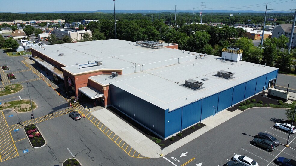 More Photos Of 650 Memorial Dr, Chicopee Supermarket For Lease