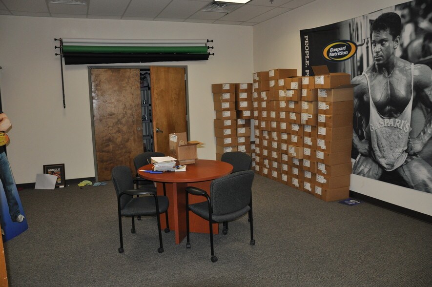 More Photos Of 575-585 Prospect St, Lakewood Warehouse For Lease