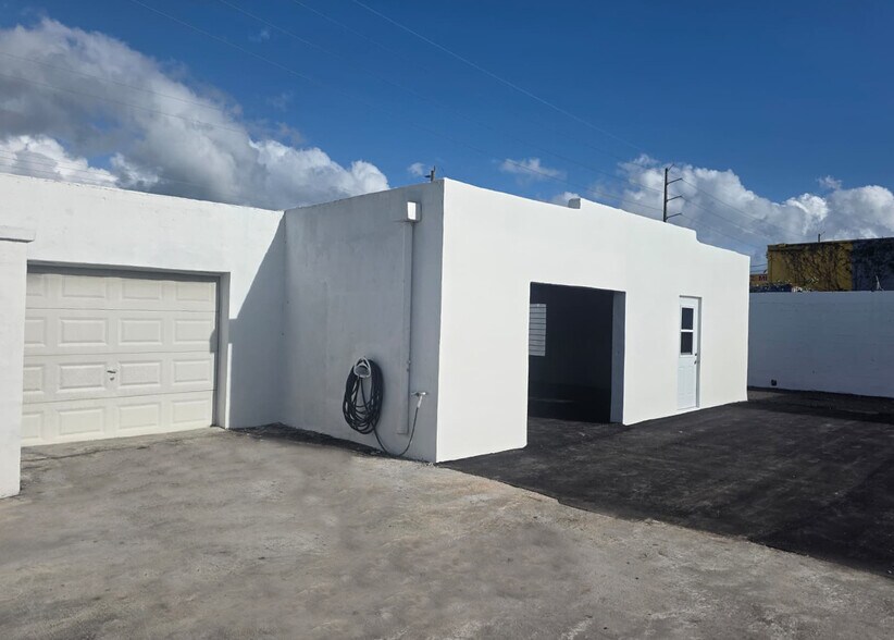 More Photos Of 221-225 N Dixie Hwy, Hallandale Beach Auto Repair For Lease