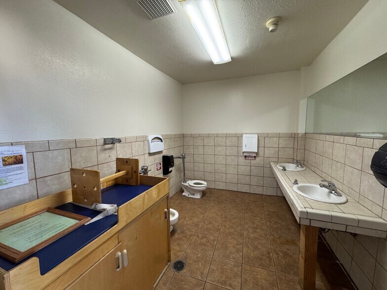 More Photos Of 5315 Denker Ave, Los Angeles Storefront Retail Office For Lease