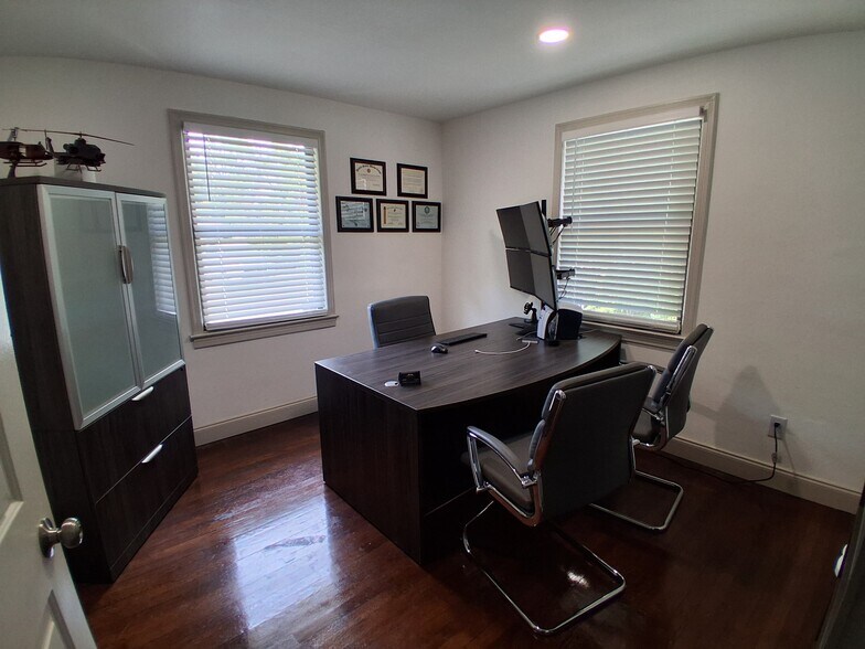 More Photos Of 1719 Emerson St, Jacksonville Office Residential For Lease