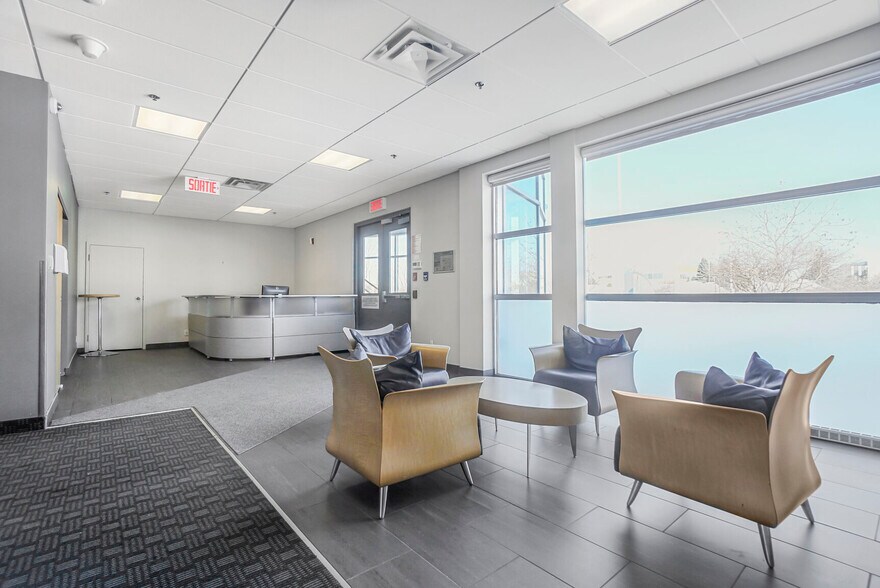 More Photos Of 7150 Rue Albert-Einstein, Montréal Office Residential For Lease