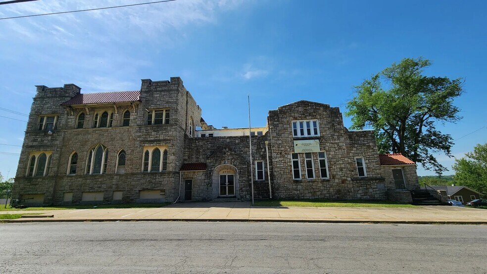 Primary Photo Of 2701 E 43rd St, Kansas City Specialty For Sale