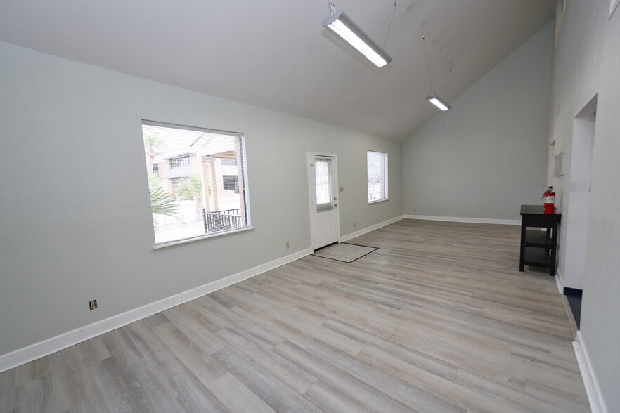 More Photos Of 6511 Stewart Rd, Galveston Office For Lease