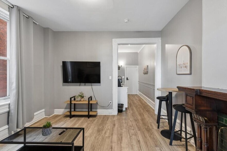 More Photos Of 1611 S Broad St, Philadelphia Specialty For Sale