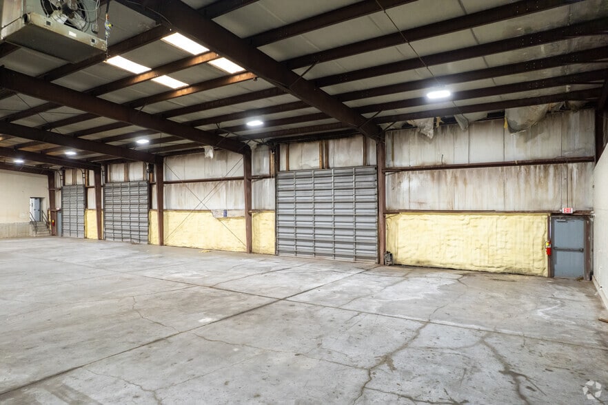 More Photos Of 166 Foster Ave, Freeland Warehouse For Lease