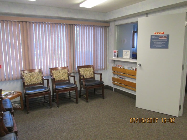More Photos Of 1524 Atwood Ave, Johnston Medical For Lease